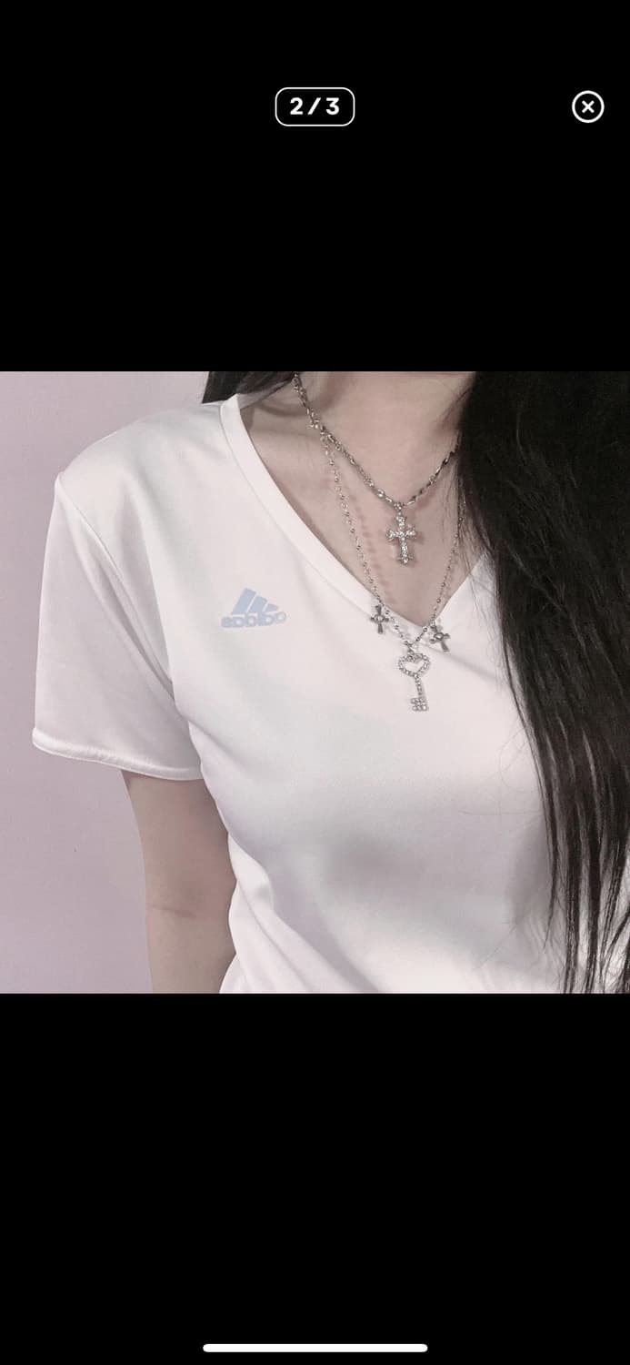 아디다스 흰하 브이넥 시나모롤깔 상품이미지1