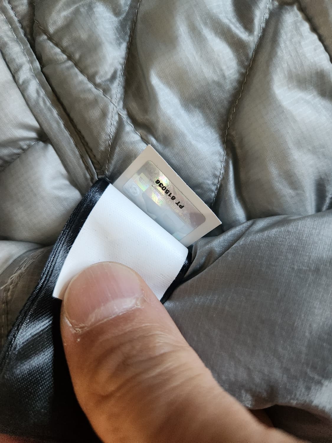 그레이 노스페이스 경량패딩  상품이미지4