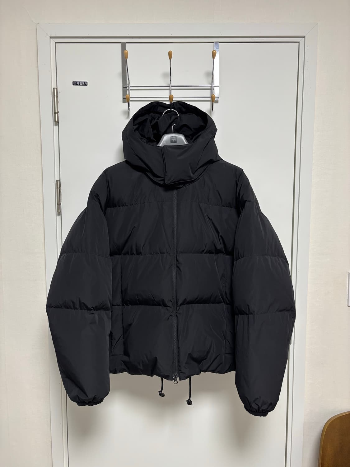 [4] 해칭룸 Hooded Down Puffer / Black 상품이미지1