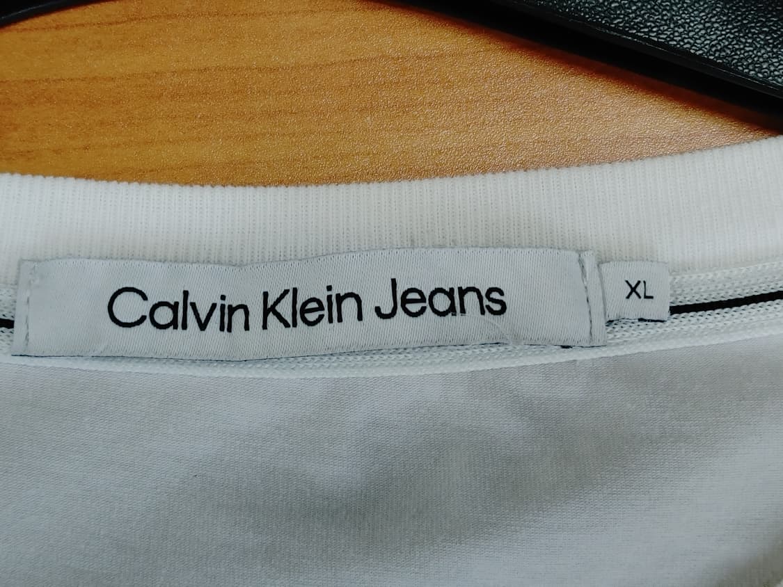 Calvin Klein 캘빈클라인 화이트  스판 반팔라운드티 상품이미지3