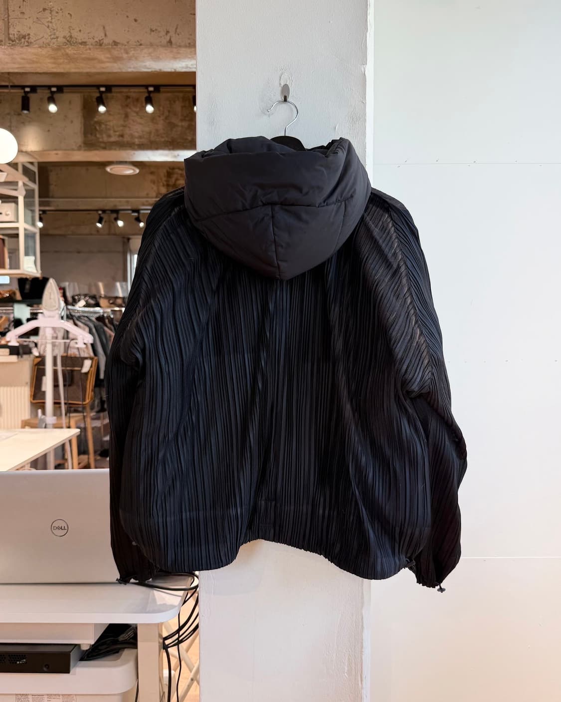 플리츠 플리즈 블랙 리버시블 다운 패딩 점퍼  상품이미지5