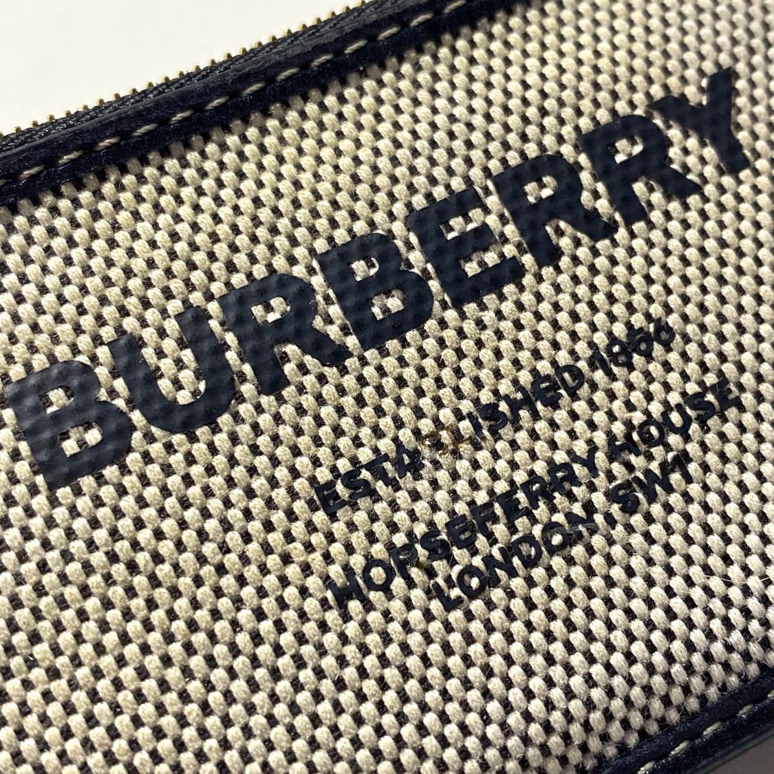 [정품] BURBERRY 버버리 호스페리 프린트 지퍼 카드지갑 상품이미지2