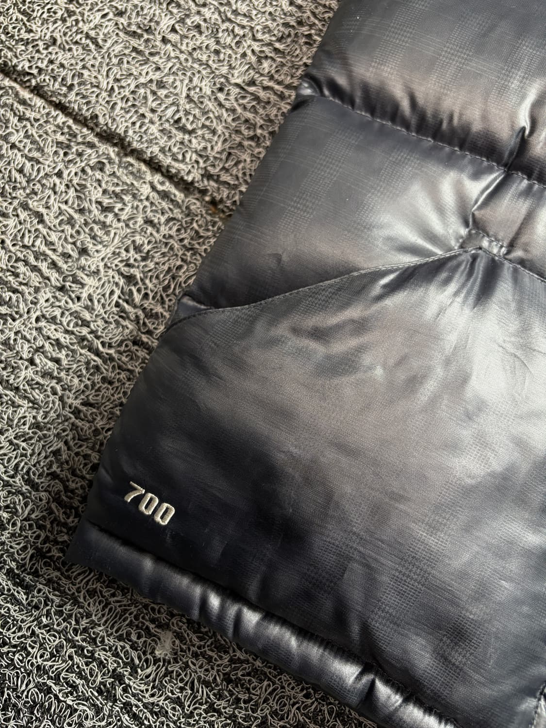 노스페이스 레트로 글로시 경량 다운 베스트 블랙 2143 상품이미지3