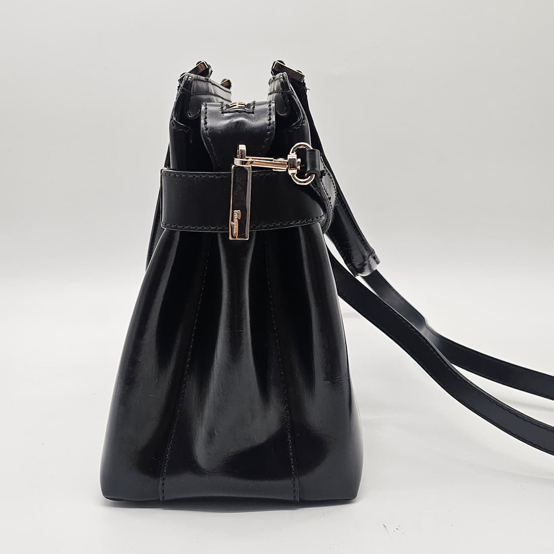 정품 페라가모 사첼 간치니 은장 투웨이백 상품이미지4