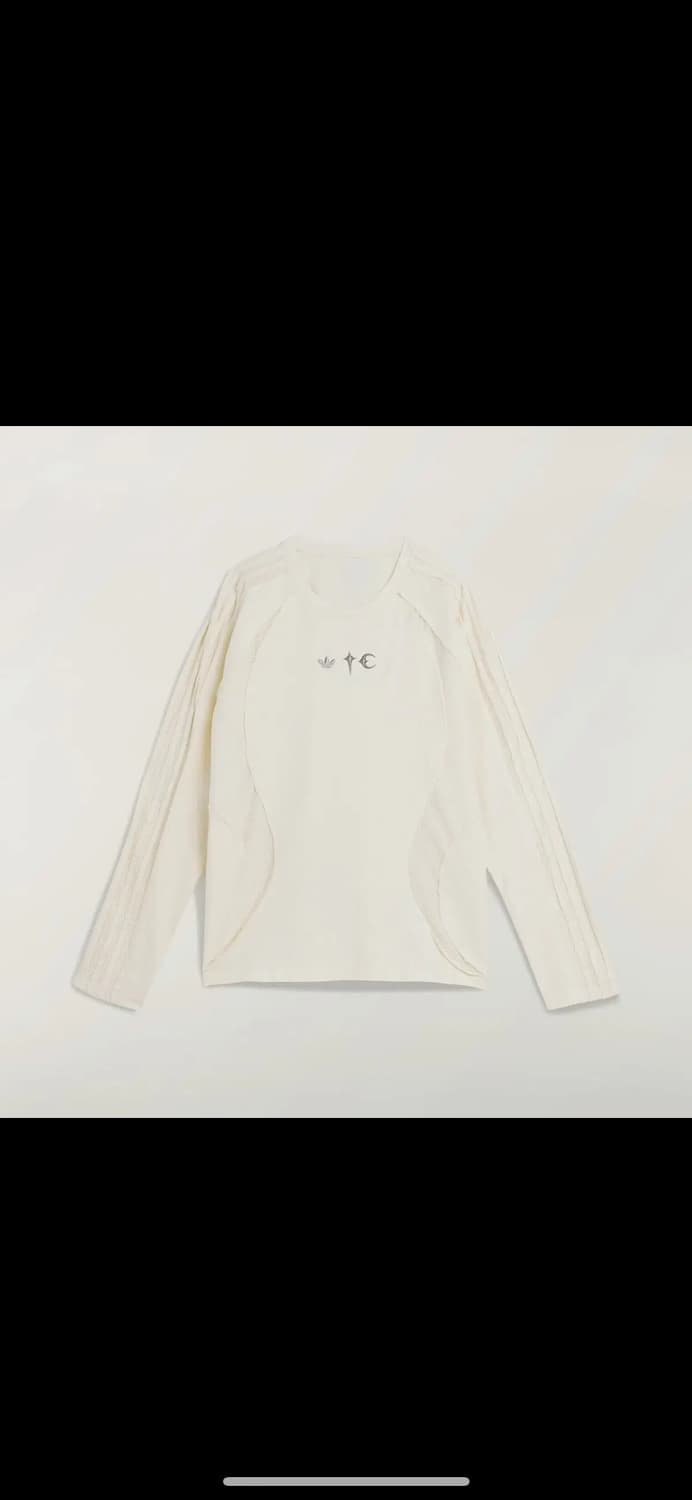 아디다스 떠그 클럽 롱슬리브 크림 M팝니다 새상품 상품이미지1