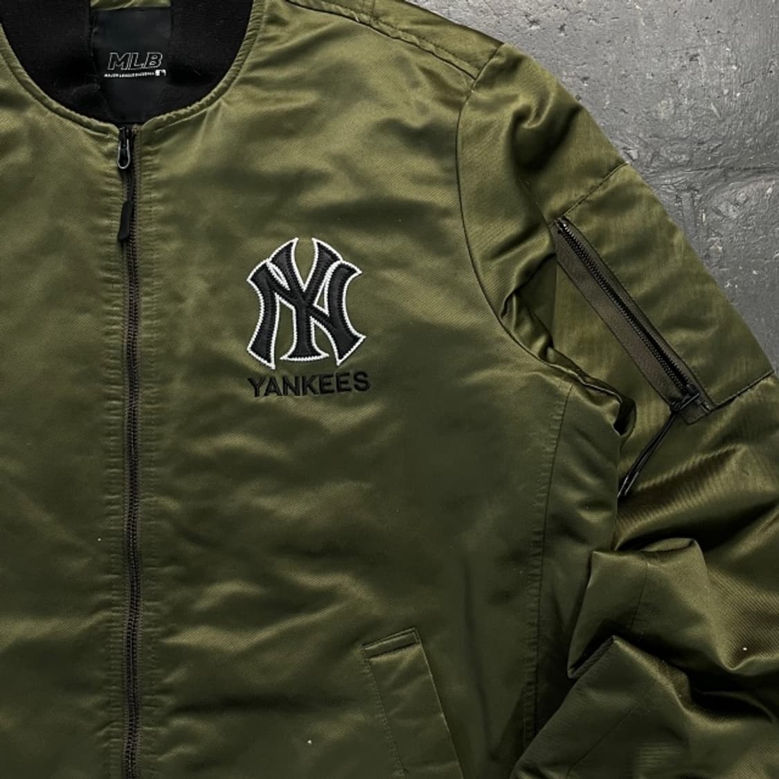 100 MLB 양키즈 MA-1 블루종 자켓 상품이미지2