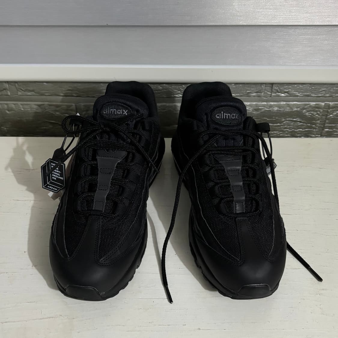 에어맥스95 에센셜 트리플 블랙 265사이즈 상품이미지1