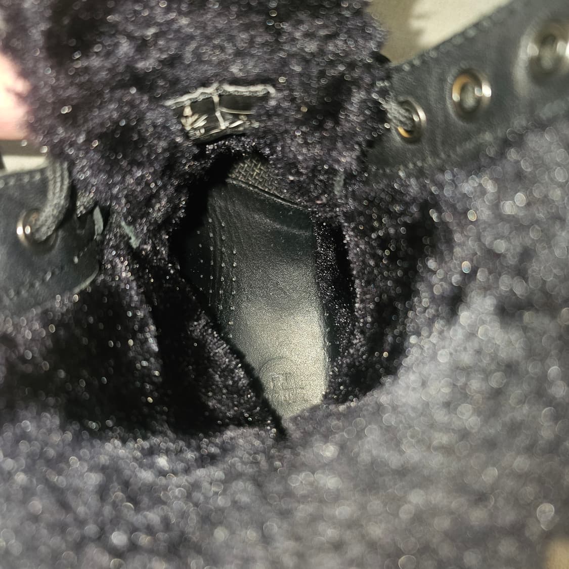 235 닥터마틴 털 8홀 부츠  상품이미지4