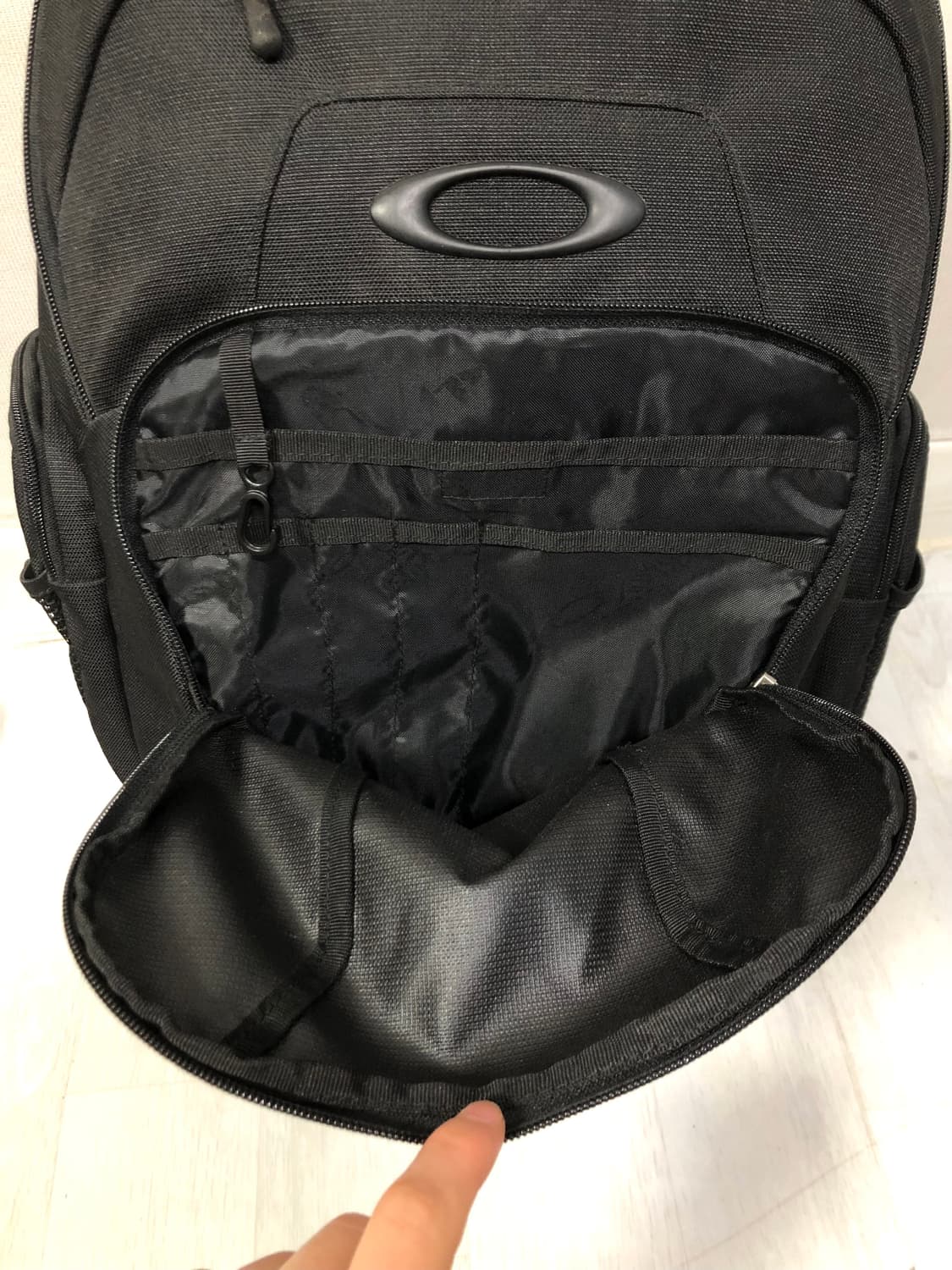 OAKLEY 오클리 드라이 백팩 30L _ 블랙 (~15인치 노트북O) 상품이미지8