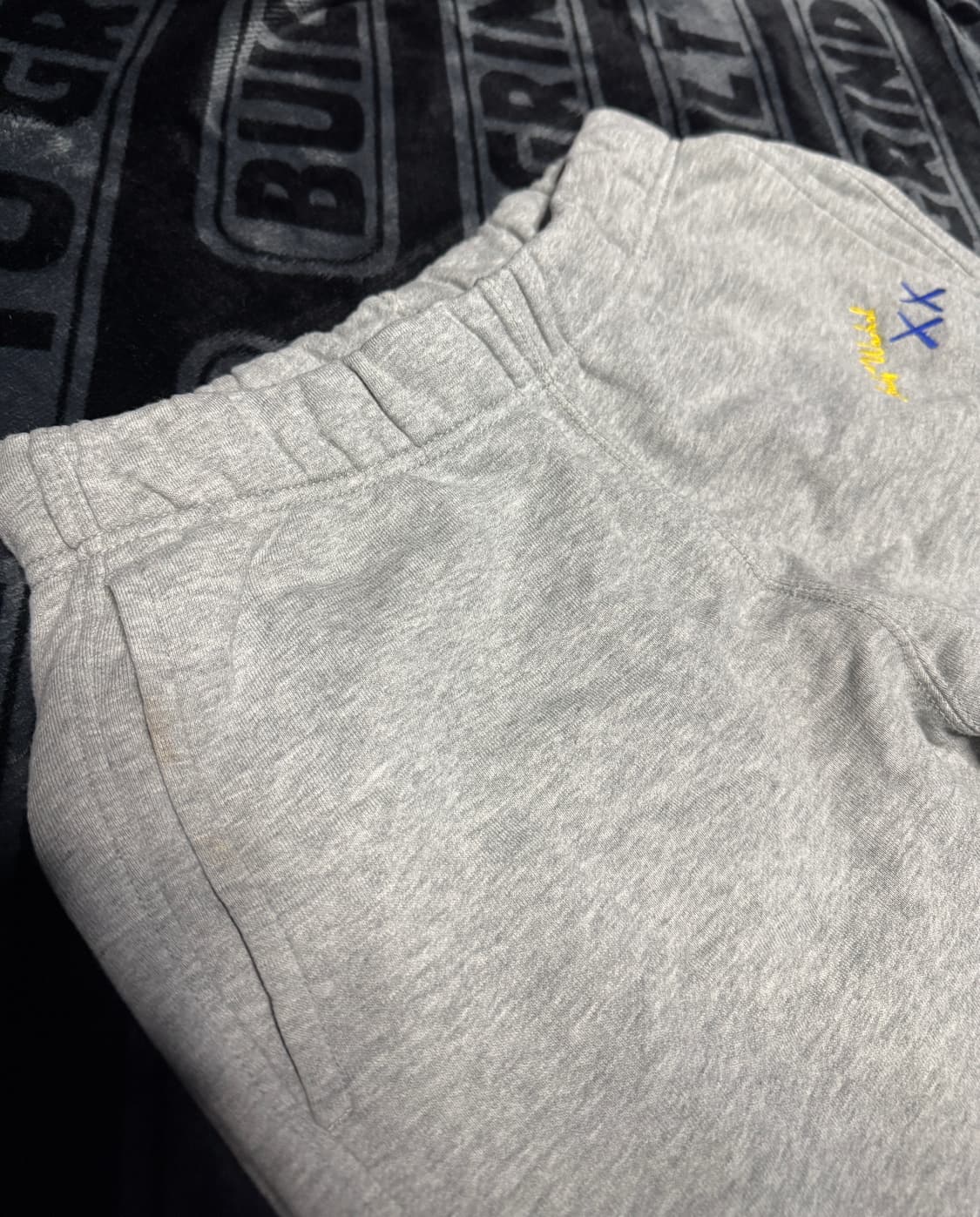 유니클로 카우스 앤디워홀 스웻팬츠 그레이 상품이미지3