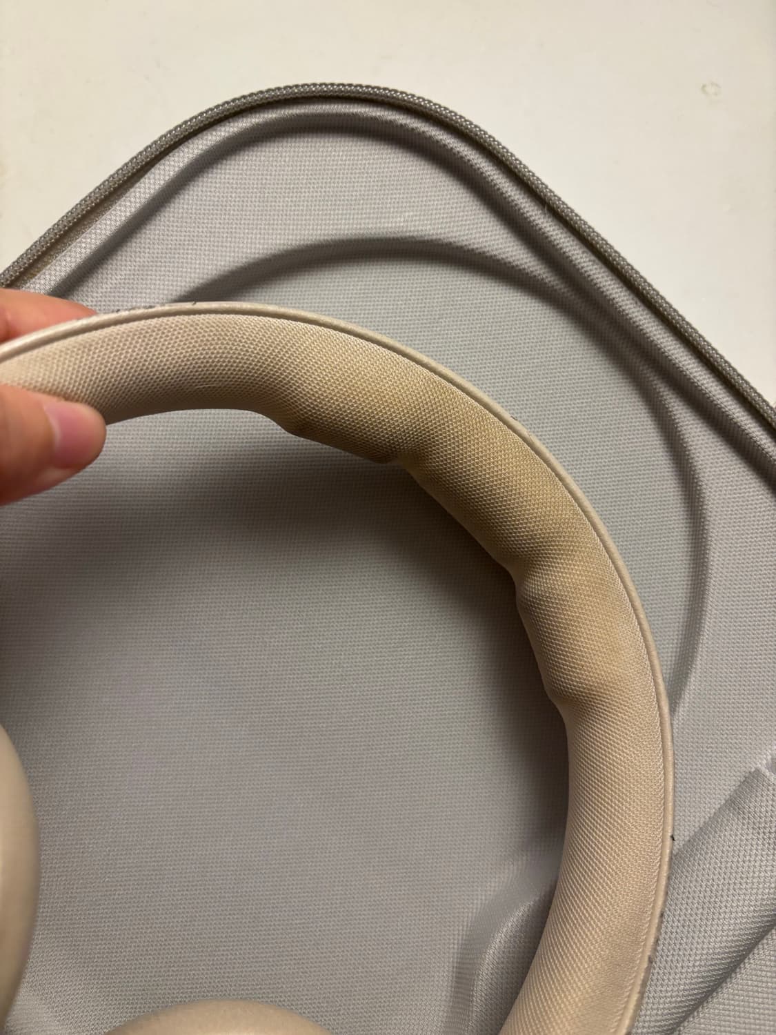 뱅앤올룹슨 베오플레이 HX (Beoplay HX) Gold 상품이미지5