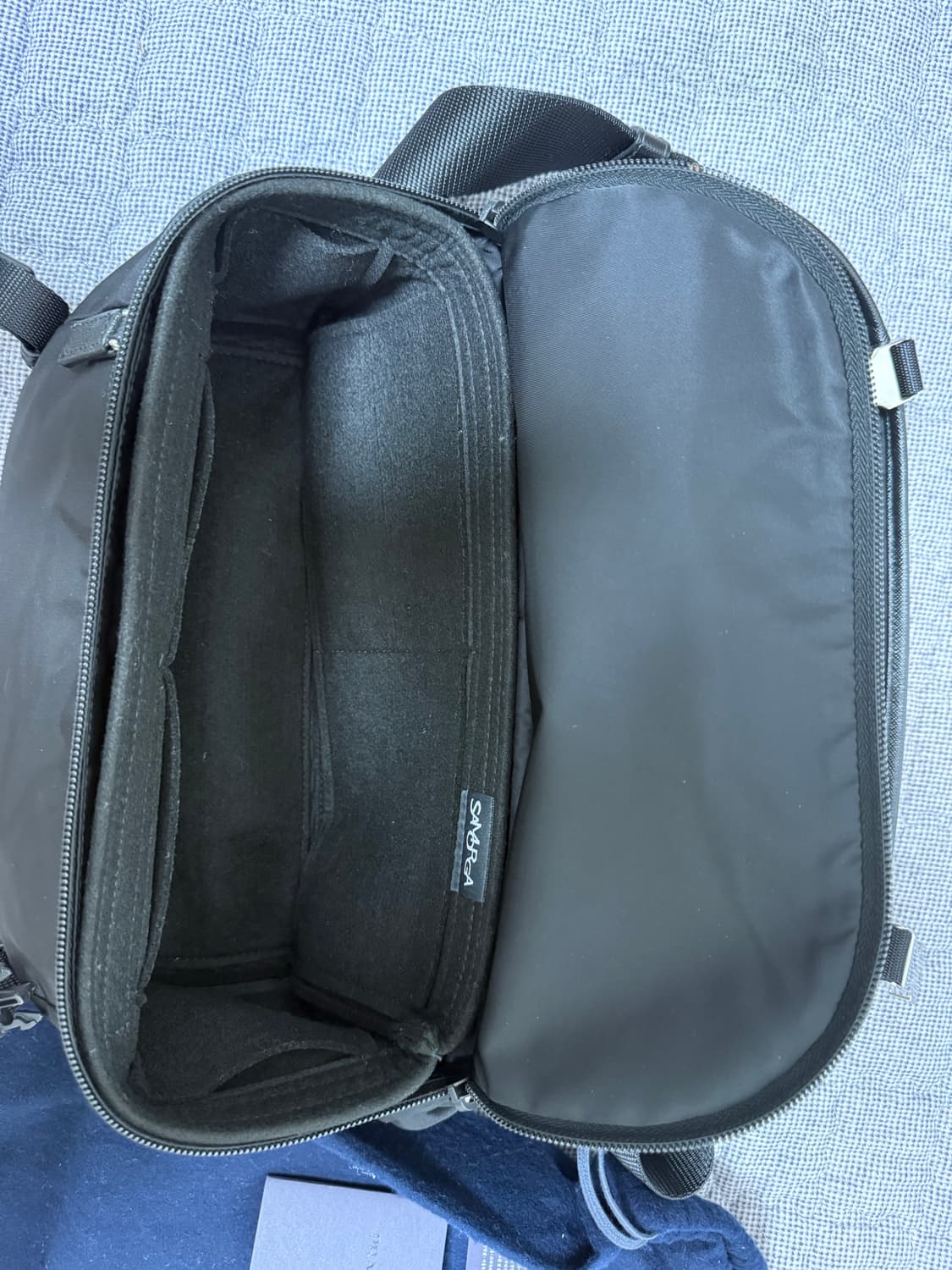 [M]프라다 바이커백 미디움 블랙 상품이미지4