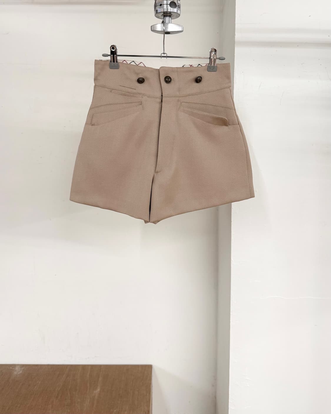 메종 마르지엘라 베이지 하이웨이스트 숏팬츠 상품이미지1