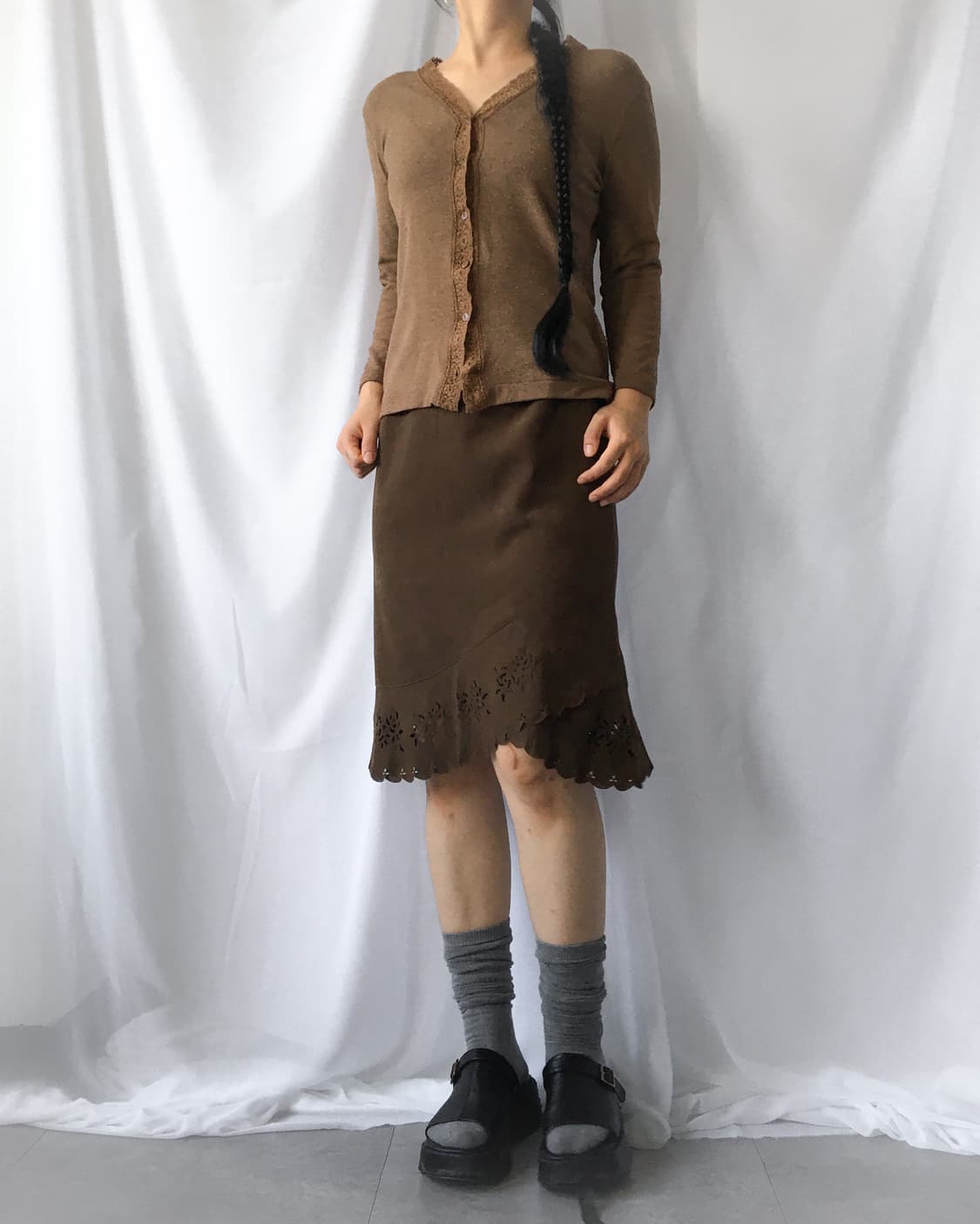 Punching point fake suede midi skirt 상품이미지4