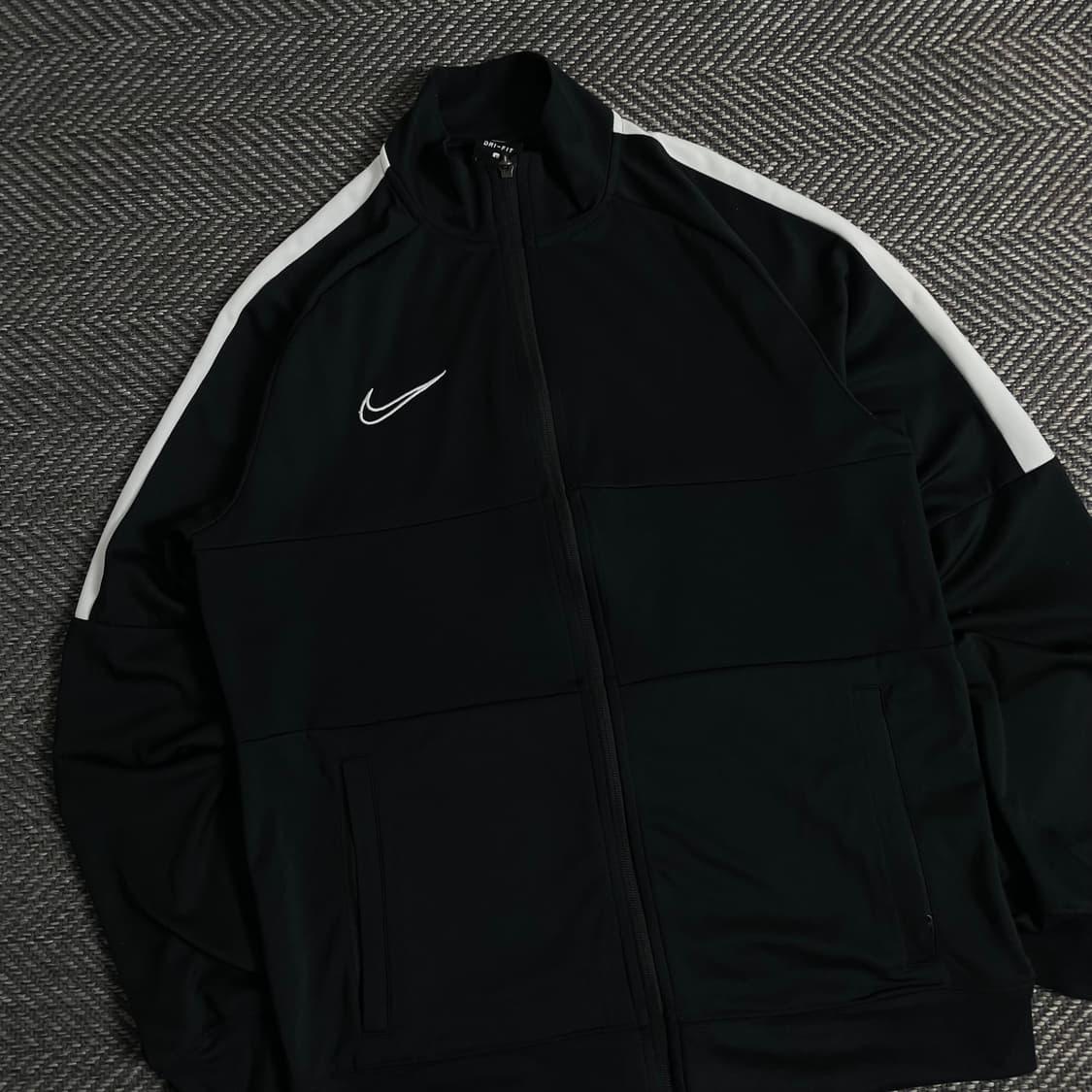 나이키 드라이핏 스우시로고 디테일 트레이닝 자켓  y 3450 상품이미지1
