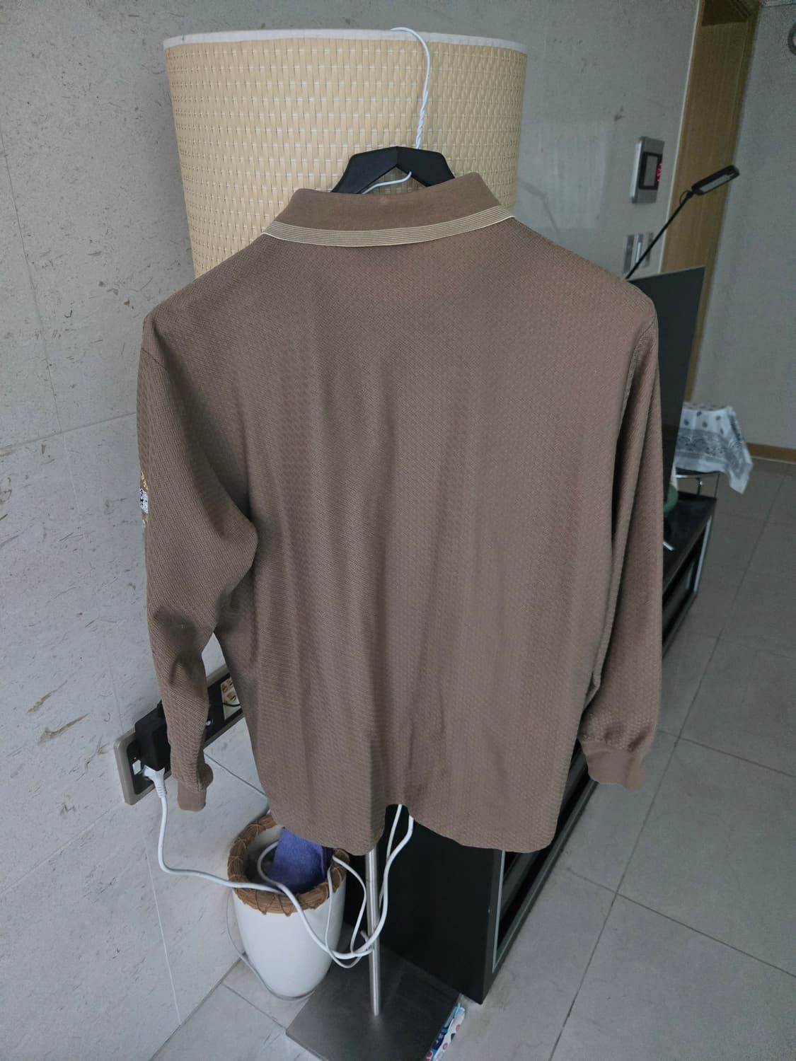 블랙앤화이트 긴팔 카라티   상품이미지4