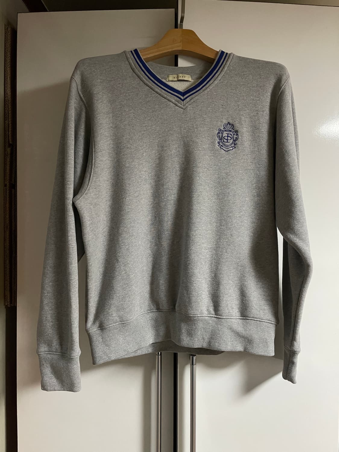 시야쥬 브이넥 맨투맨 상품이미지1