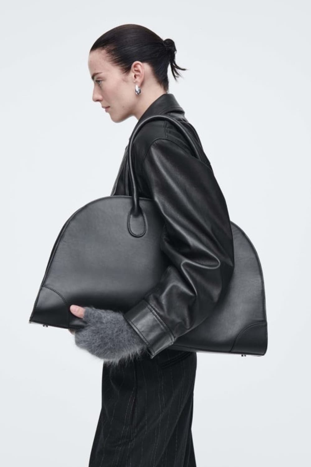 COS 코스 볼링백 레더 블랙 상품이미지4