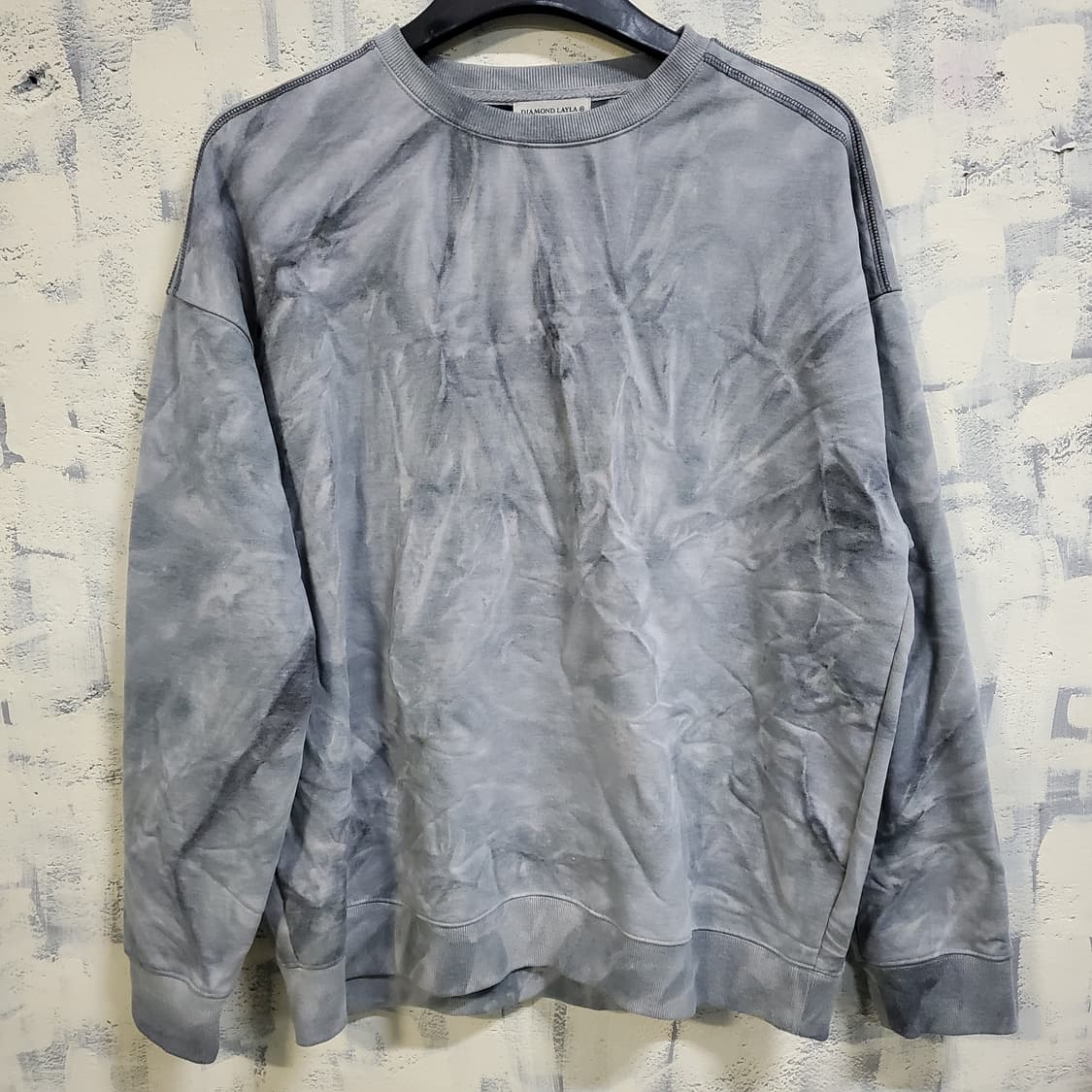 다이아몬드 레이라 니들 라인 포인트 스웨트 맨투맨  상품이미지1