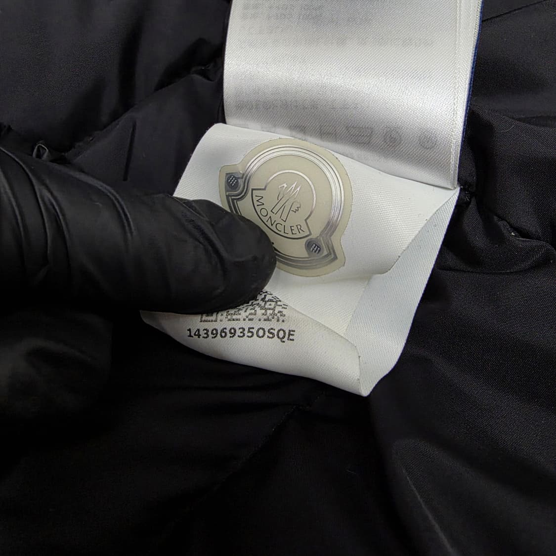 {클로젯}[3][여분단추,삼각택 구성]몽클레어 클루니 롱 다운 패딩 자켓 상품이미지5