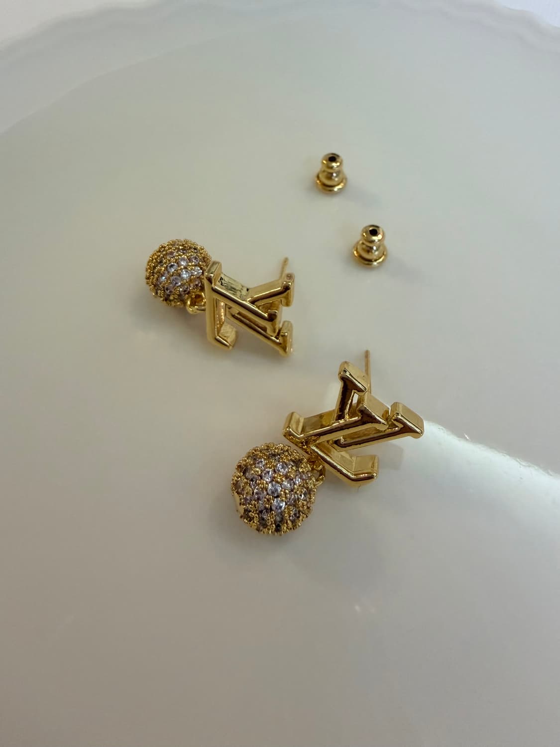 루이비통 업사이클링 금볼 아이코닉 귀걸이 상품이미지3