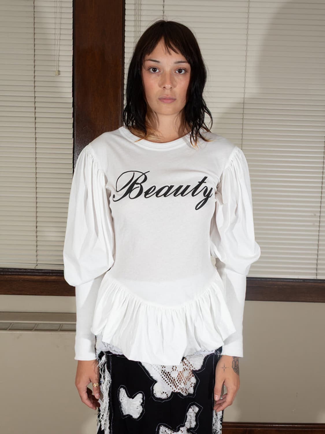 [S,M]바퀘라 25ss Romantic 프릴 티셔츠 상품이미지1