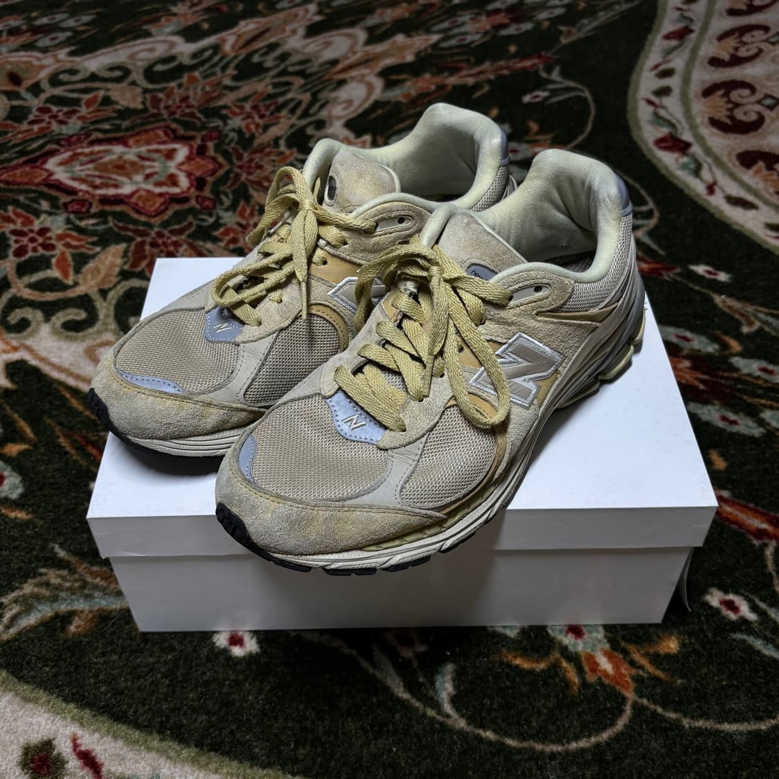 New Balance X Aura lee 2002R Yellow (280 상품이미지1