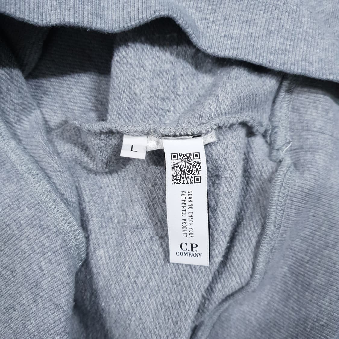 씨피컴퍼니 신형 23FW 다이애그널 레이즈 렌즈 와펜 맨투맨 스웻셔츠 L 상품이미지4
