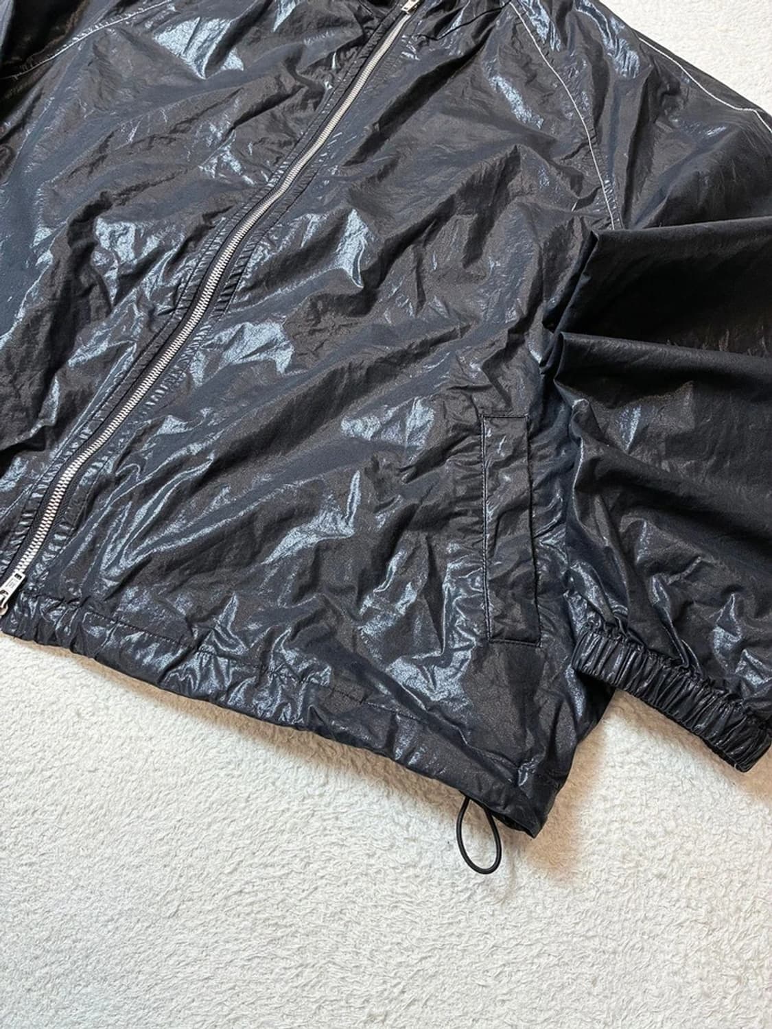 마뗑킴 우먼스 블랙 글로시 오버핏 자켓 PN6883 상품이미지6