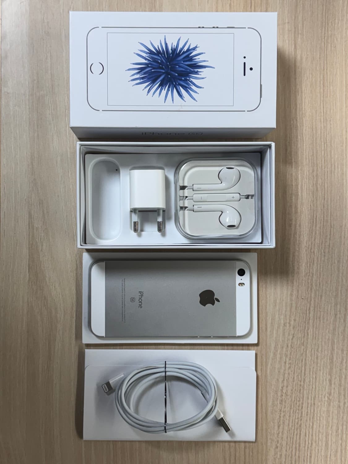 아이폰 se 32GB 실버 상품이미지1