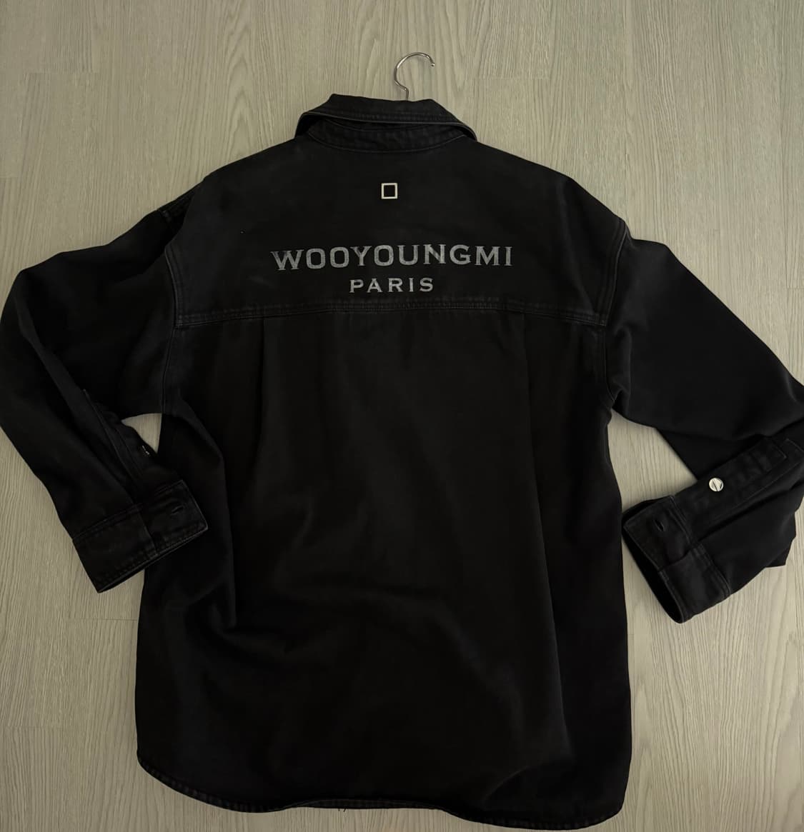 우영미 데님 백로고 셔츠 판매합니다 상품이미지2