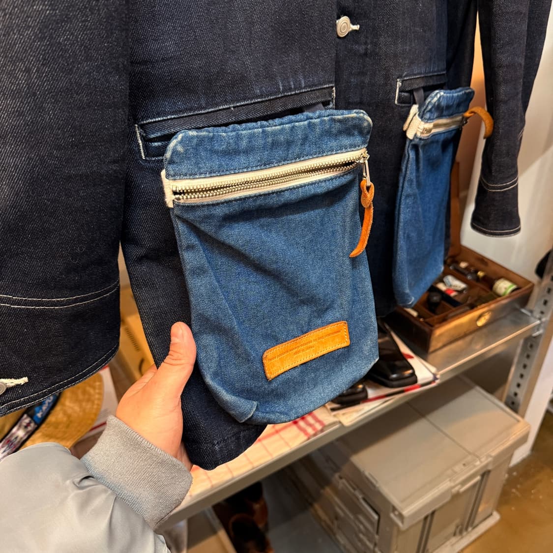 ALSO BY 마스터피스 포켓 디테일 탈부착 후드 데님 초어자켓 상품이미지3