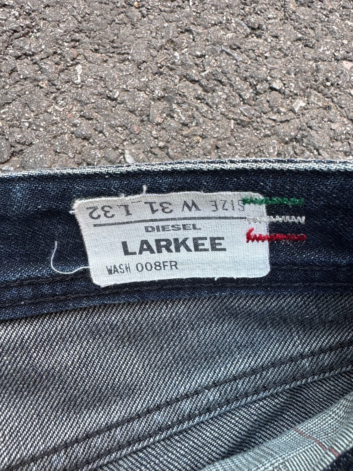 디젤 LARKEE 워싱 페이딩 데님팬츠  상품이미지6