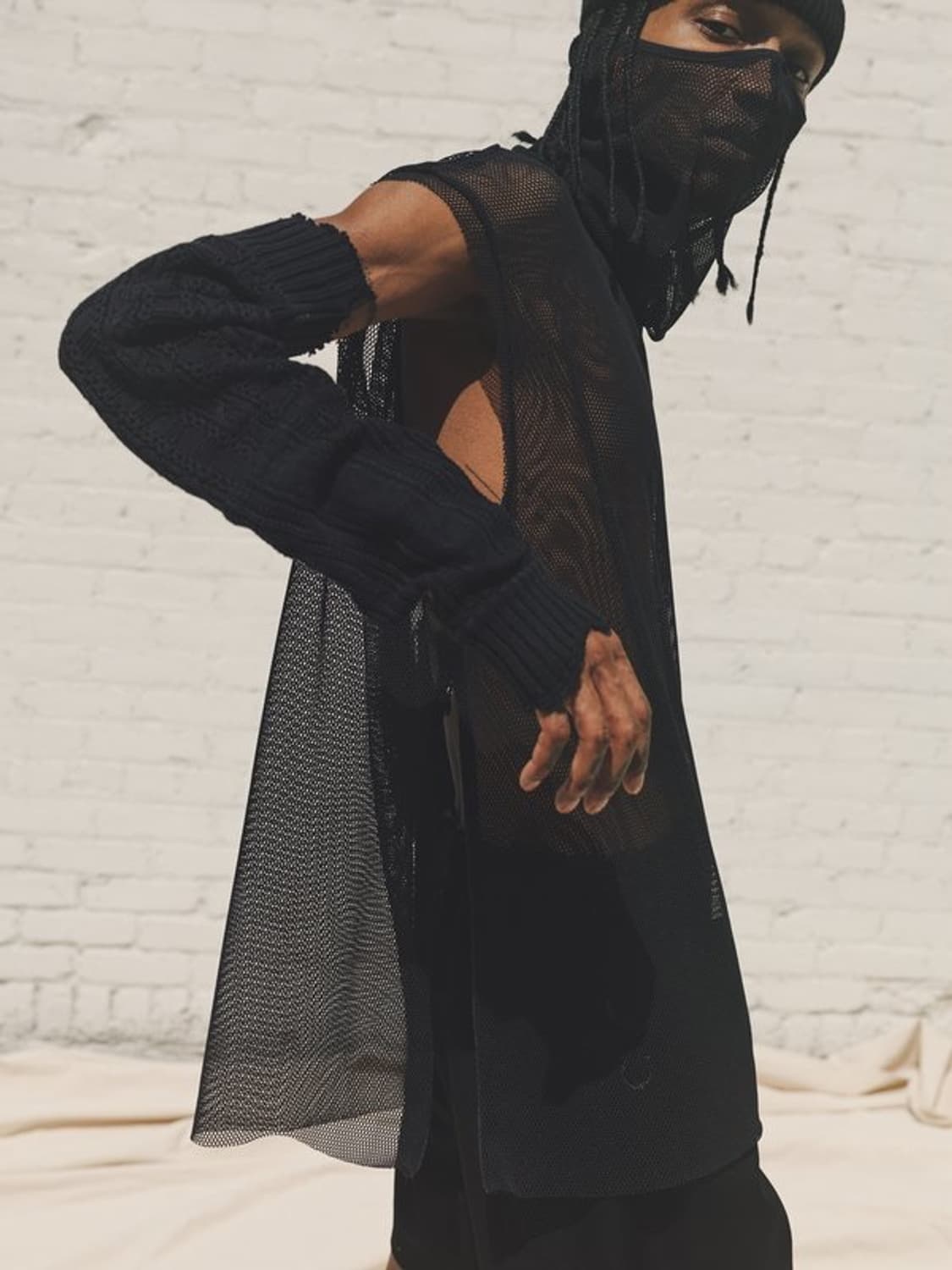 솔로이스트 NOT TURTLENECK SLEEVELESS 메쉬 탑 셔츠 상품이미지5