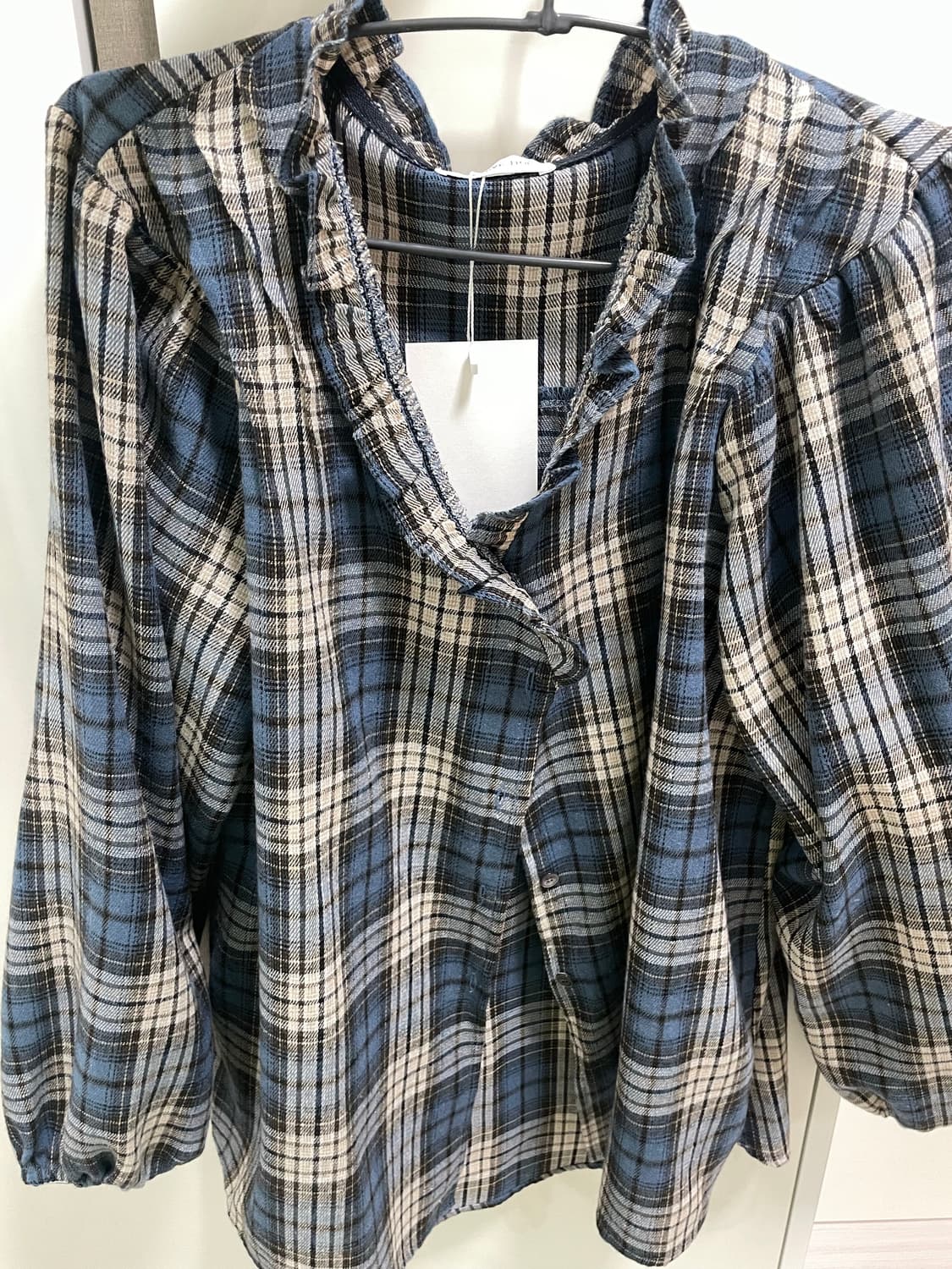 아카이브제이투유 체크 프릴 블라우스 (택o) 상품이미지2