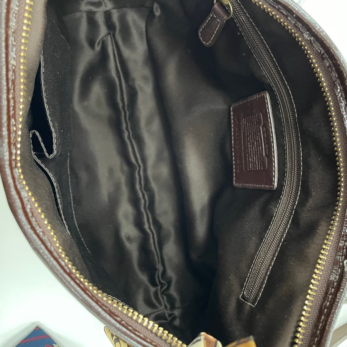 코치 시그니처 로고 y2k 호보 숄더백 상품이미지10