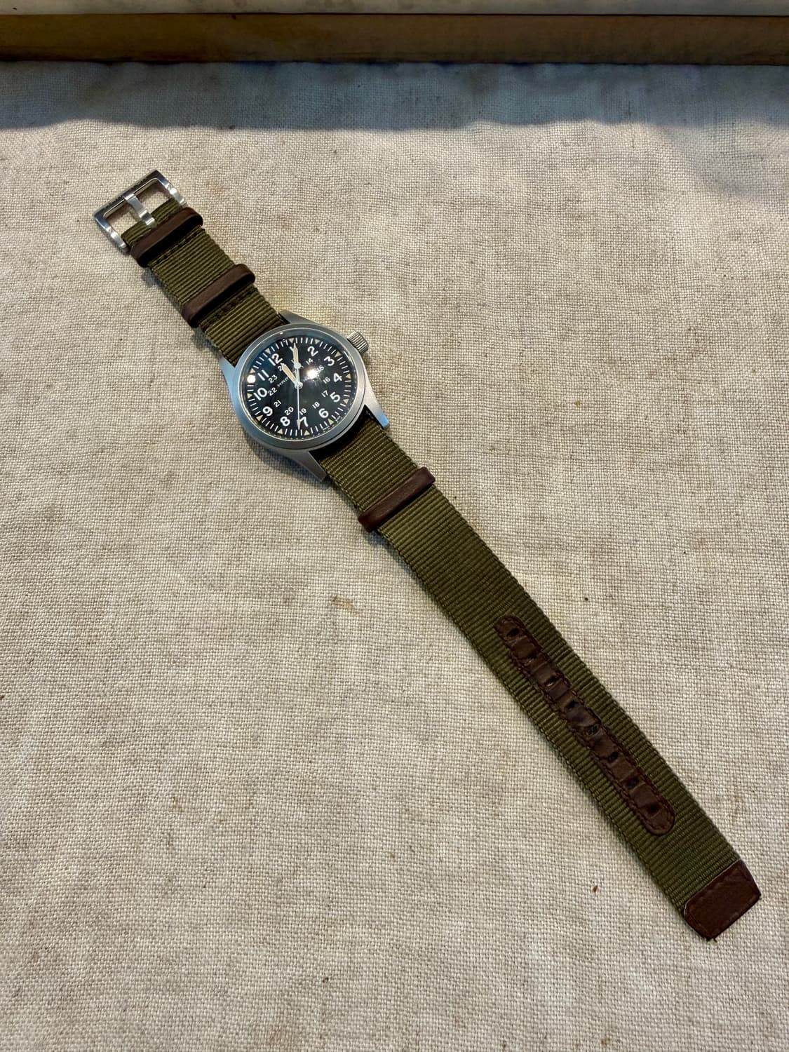 해밀턴 H69439931 카키 필드 메커니컬 38mm 시계 판매 상품이미지4