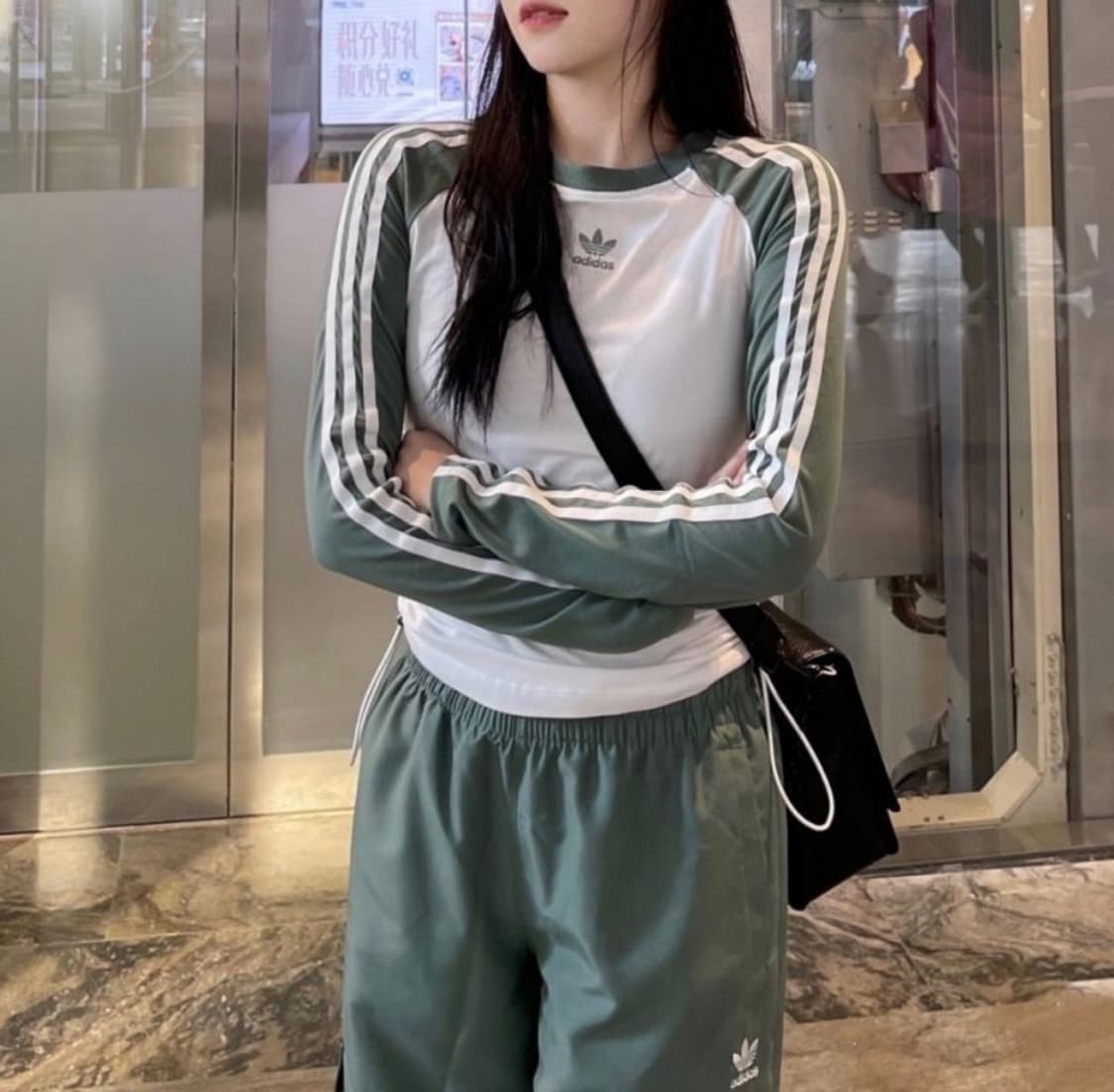 아디다스 슬림핏 셔링 롱슬리브 트레이스 그린 L 상품이미지2