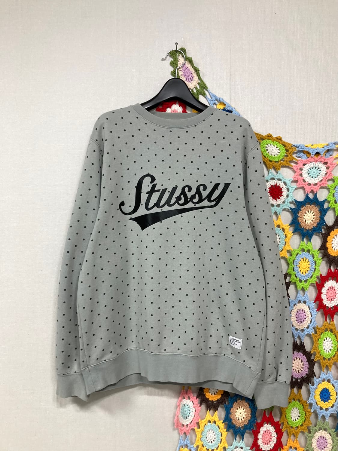 Stussy 스투시 스펠아웃 도트 땡땡이 맨투맨 _ 연그레이 상품이미지1