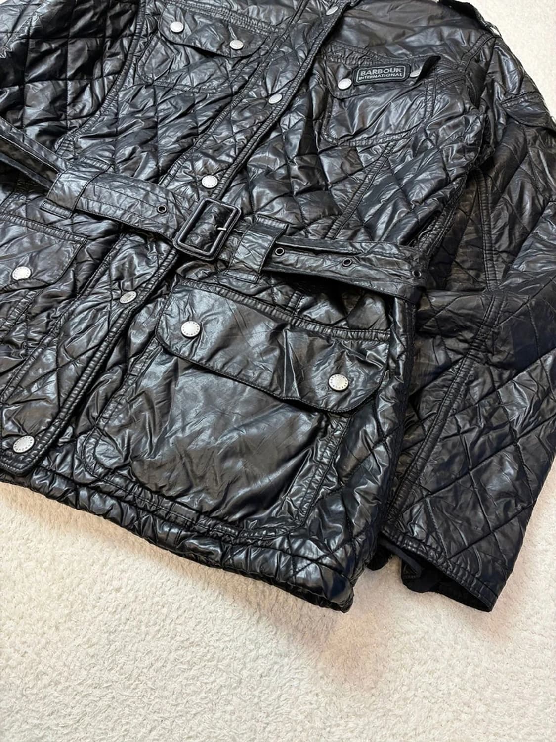 바버 BARBOUR 인터내셔널 클래식 퀼트 벨티드 자켓 PN5753 상품이미지4