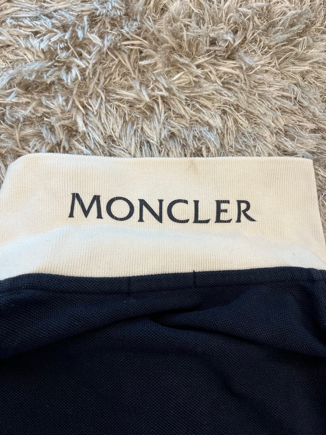 몽클레어 넥포인트 카라티 상품이미지3