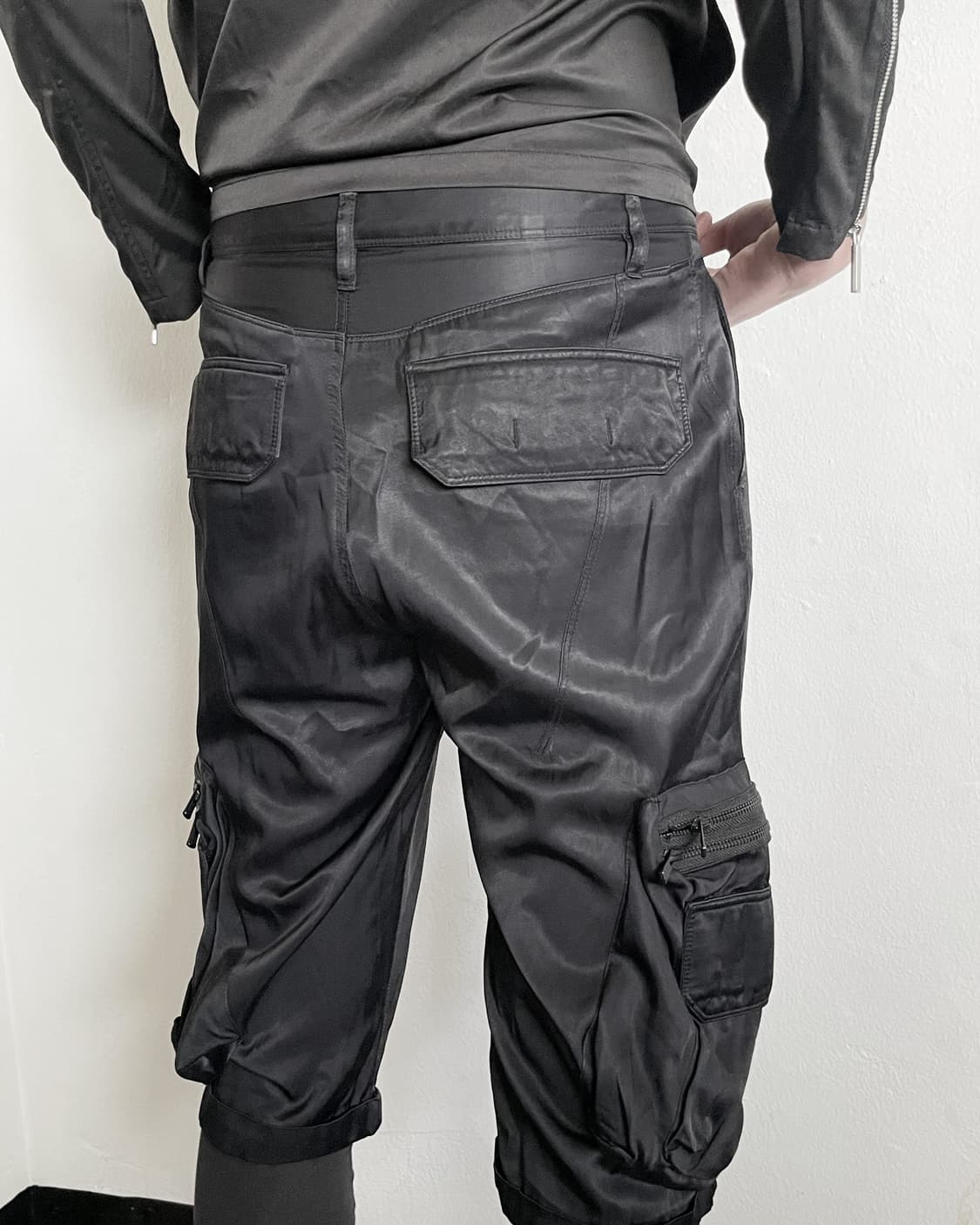 닐바렛 실크 드레이프 카고포켓 카프리팬츠 상품이미지1