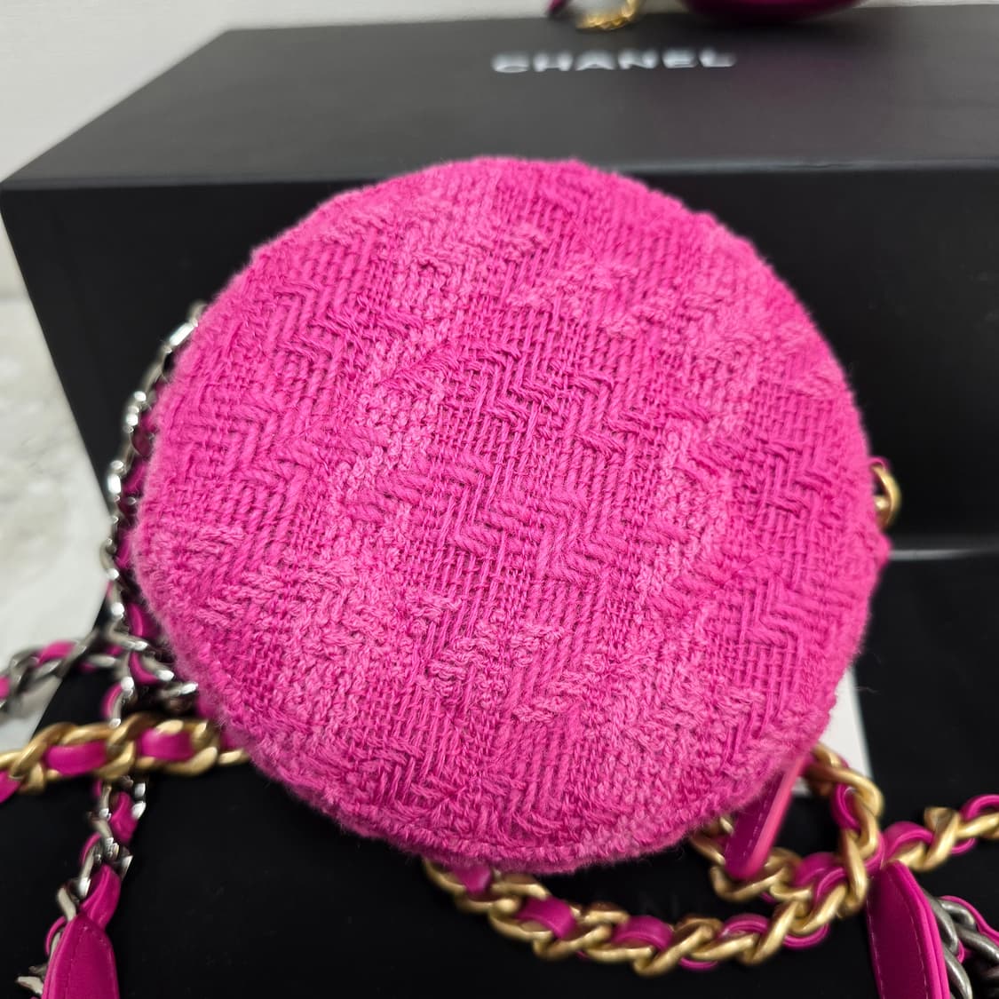 샤넬 19 트위드 탬버린백 동그리백 판매 상품이미지3