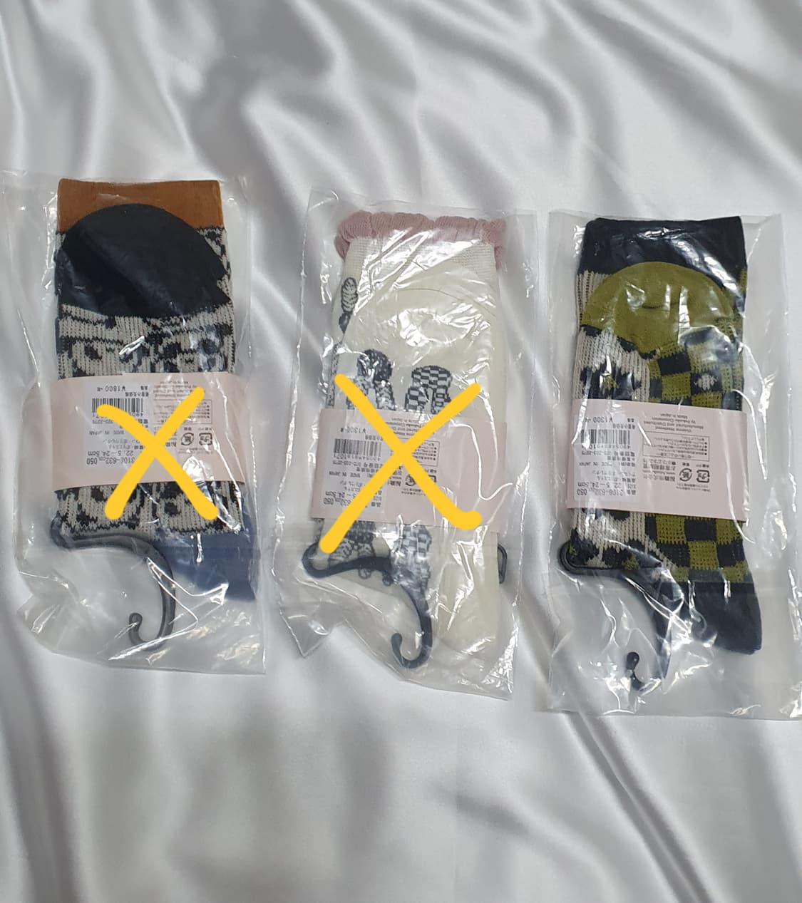 올리브 베이지 블랙 꽃 체크 비비안웨스트우드 양말 상품이미지2