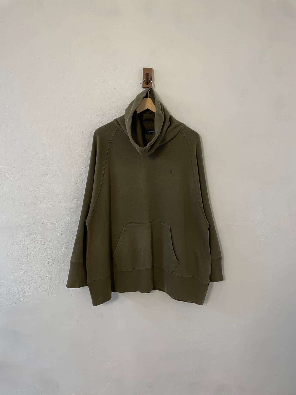 폴로 캥거루 터틀넥 맨투맨  상품이미지1