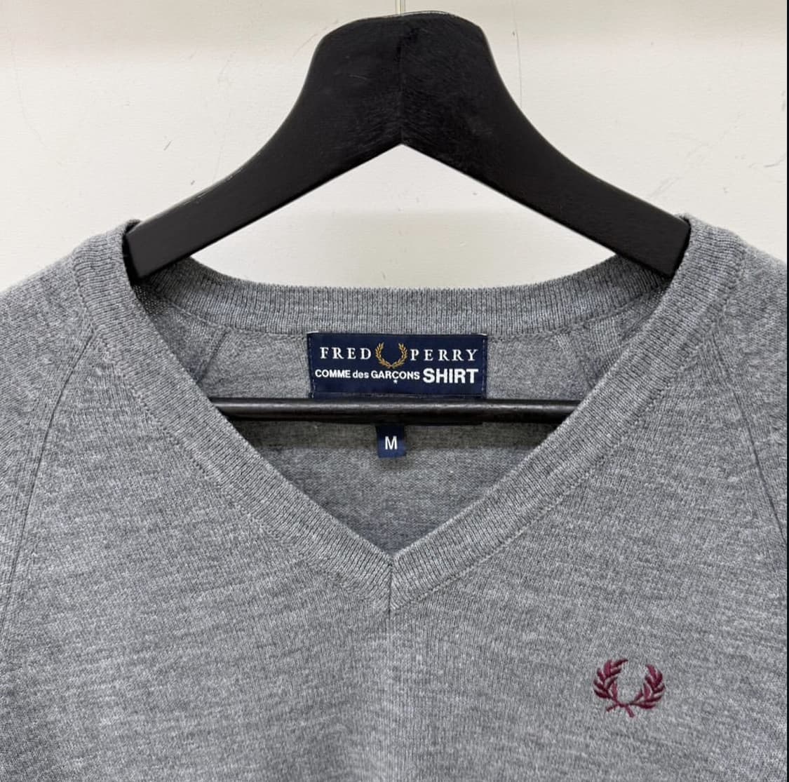 꼼데가르송 셔츠라인 x 프레드페리 v넥 니트 상품이미지2