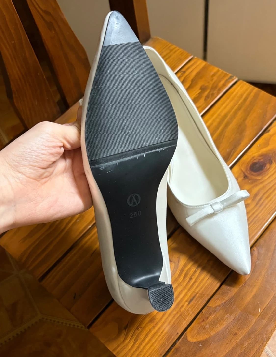 타크트로이메 링 리본 새틴 포인티드 토 펌프스 웨딩슈즈 상품이미지3