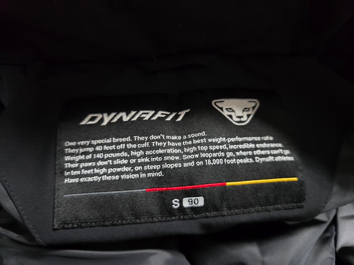 다이나핏 카본 엑스 구스다운 패딩.

싸이즈 s 90~95.  남녀공용 상품이미지6