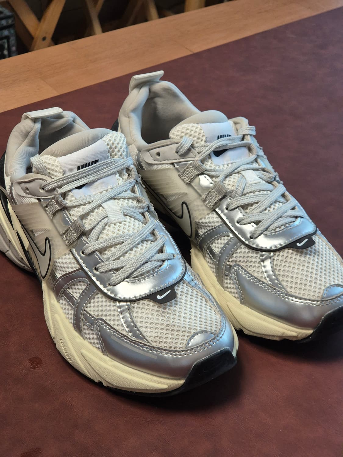 230 나이키 V2K  런  서밋 런닝화 상품이미지8