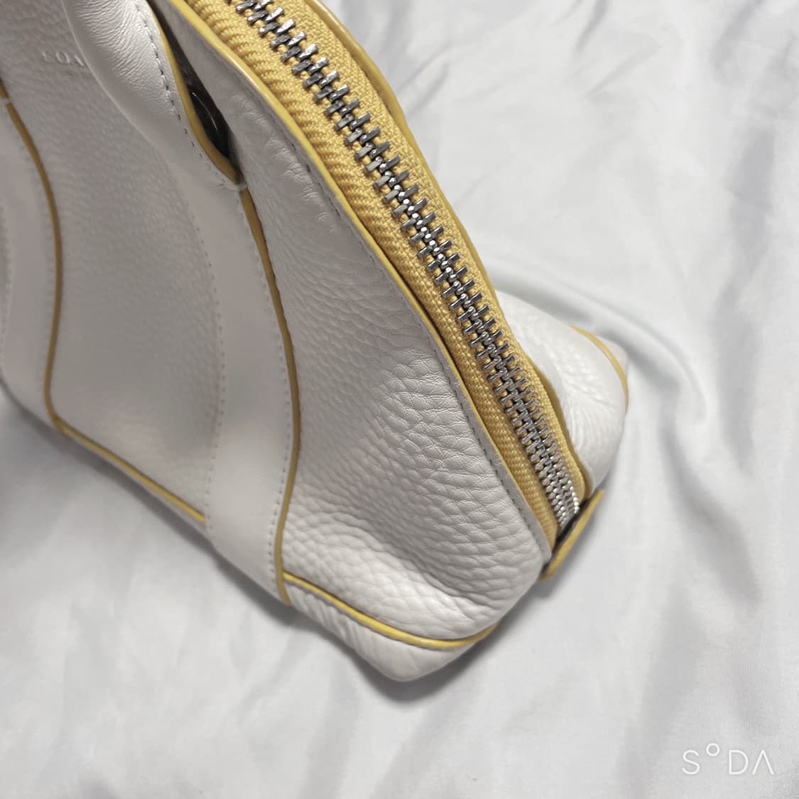 코치 화이트 가죽 토트백 상품이미지6